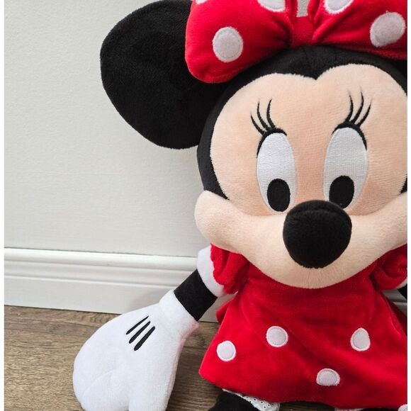 Minnie Mouse doll - Picture 2 of 4